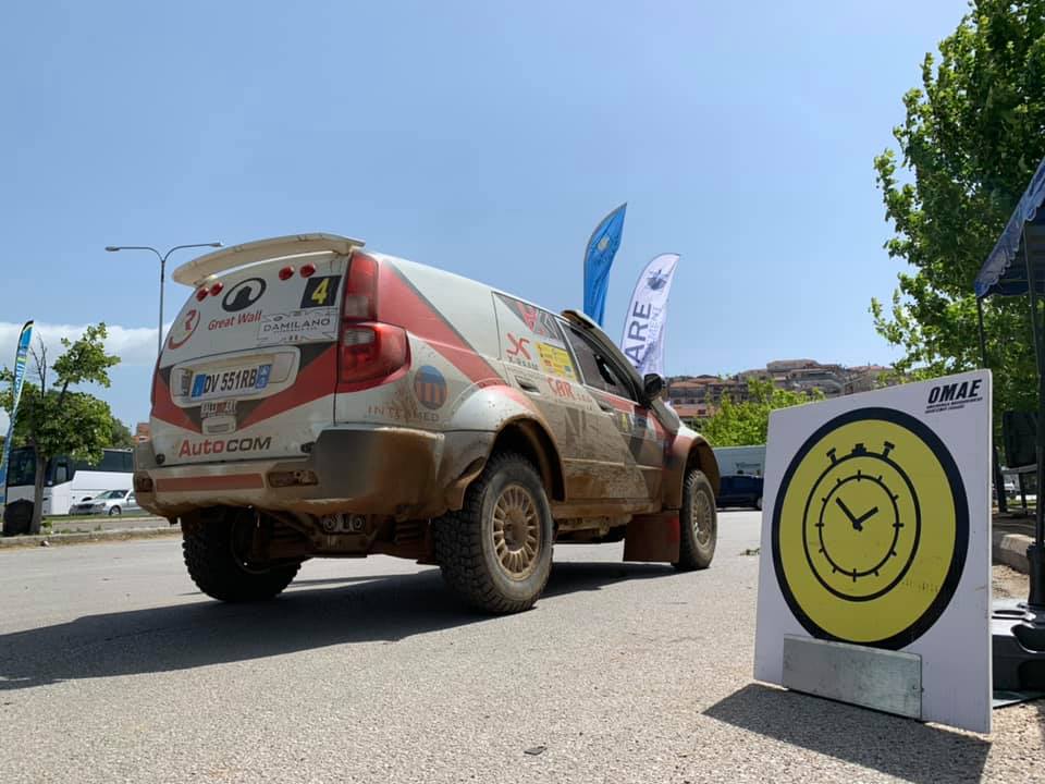 αμάξι που συμμετέχει στου αγώνες Rally Greece Ofroad
