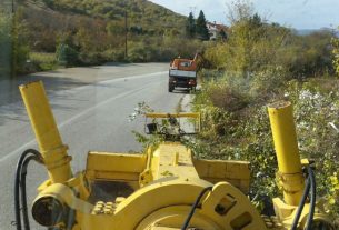 Κοπή κλαδιών και διαμόρφωση τάφρων στις εισόδους της Κορησού.