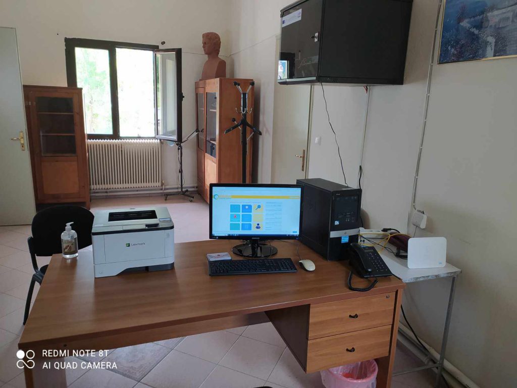 παράδοση εξοπλισμού ηλεκτρονικών υπολογιστών στο ΚΥ Καστοριάς