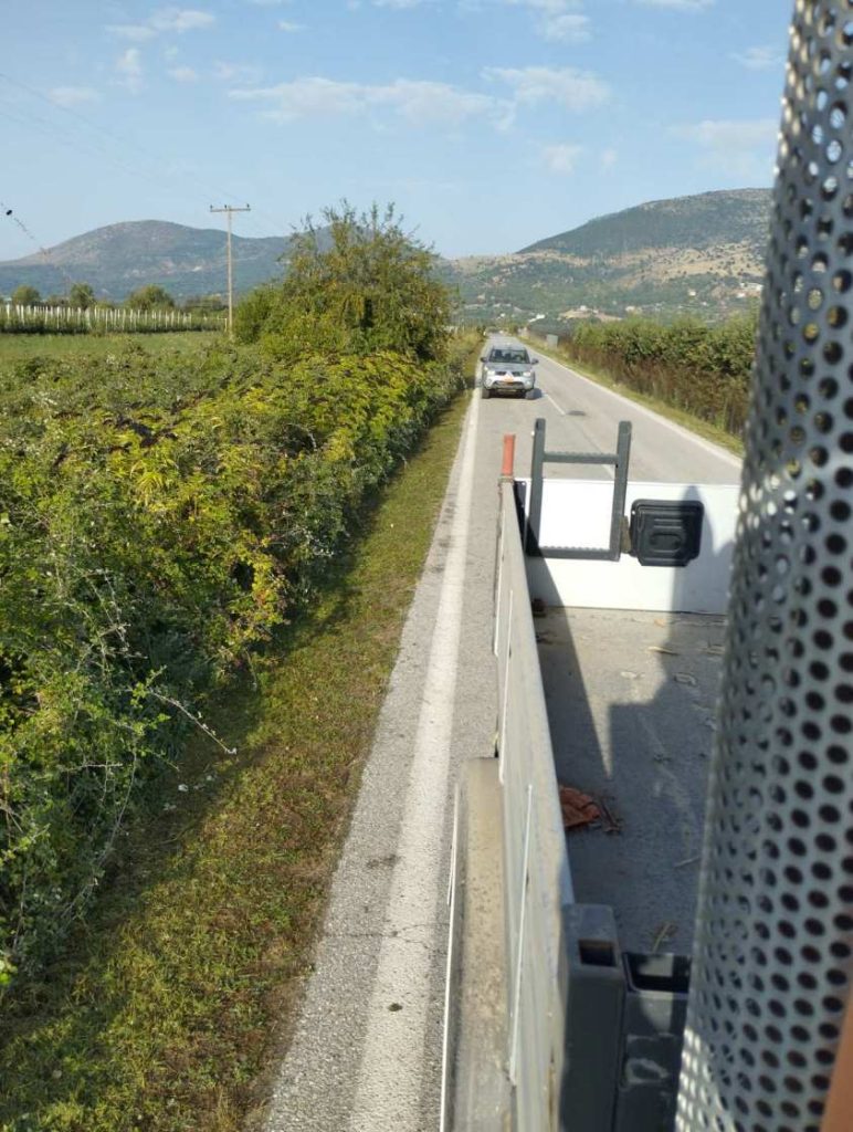 Κοπή χόρτων στον δρόμο Μαυροχωρίου-Μεταμόρφωσης-Τοιχιού