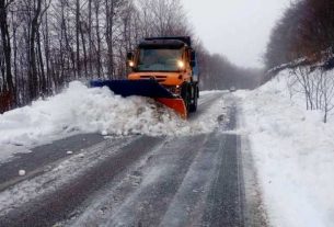 Αποχιονισμός στο δρόμο Κλεισούρας Βλάστης