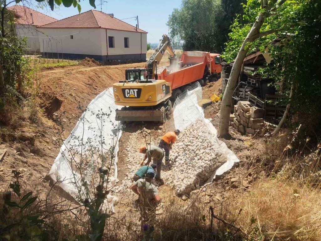 Αντιπλημμυρικές Εργασίες στην Αγία Κυριακή από την Π.Ε. Καστοριάς.