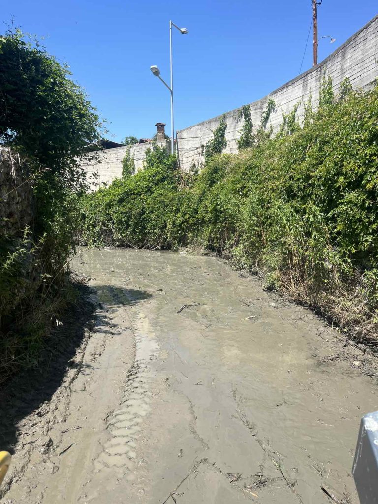 Εργασίες καθαρισμού και διευθέτησης ρεμάτων στη Διποταμία