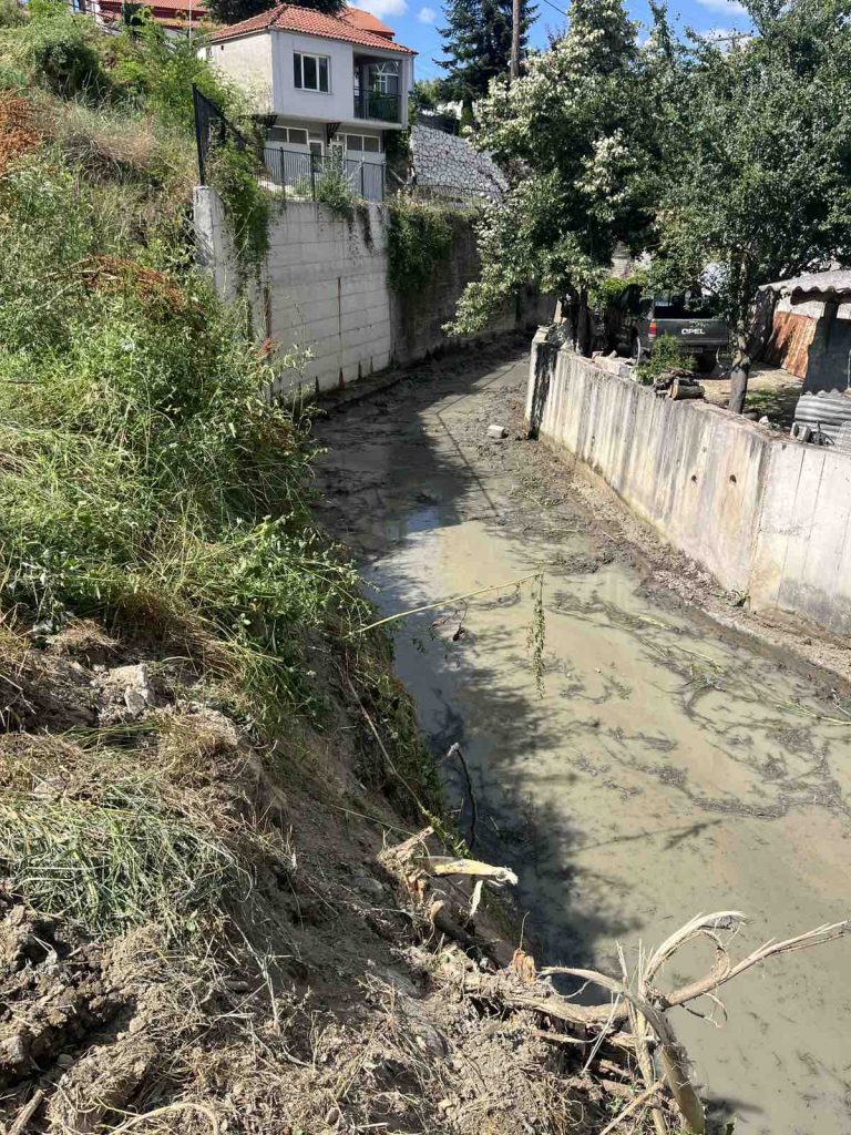 Εργασίες καθαρισμού και διευθέτησης ρεμάτων στη Διποταμία