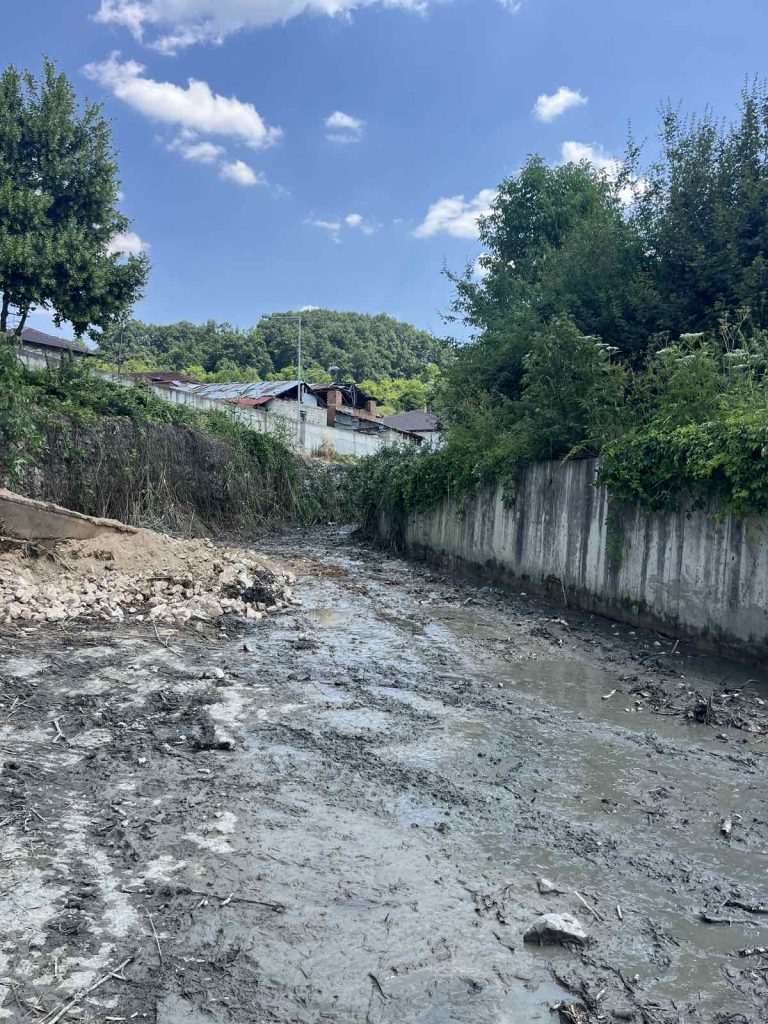 Εργασίες καθαρισμού και διευθέτησης ρεμάτων στη Διποταμία