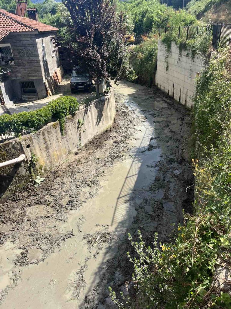 Εργασίες καθαρισμού και διευθέτησης ρεμάτων στη Διποταμία