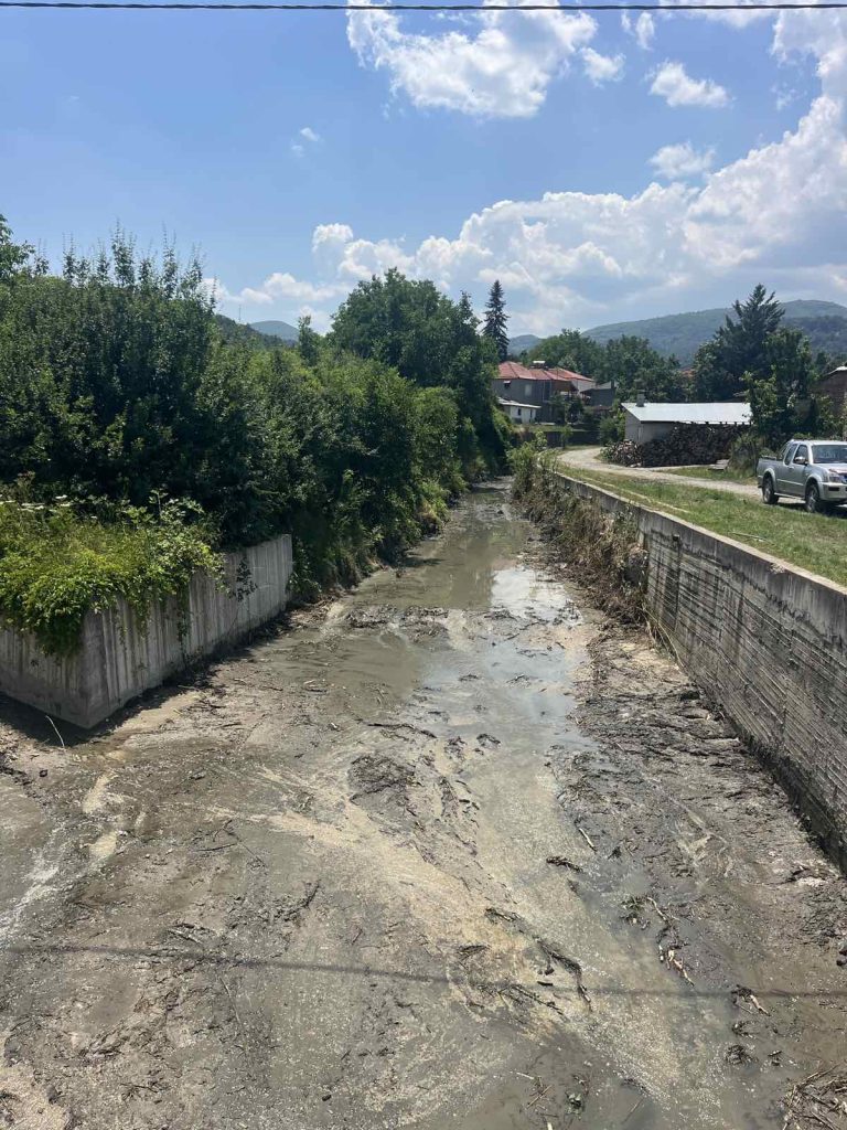Εργασίες καθαρισμού και διευθέτησης ρεμάτων στη Διποταμία