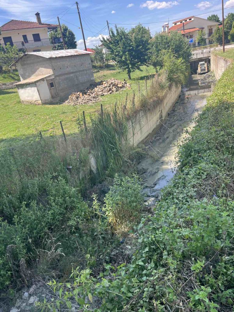 Εργασίες καθαρισμού και διευθέτησης ρεμάτων στη Διποταμία