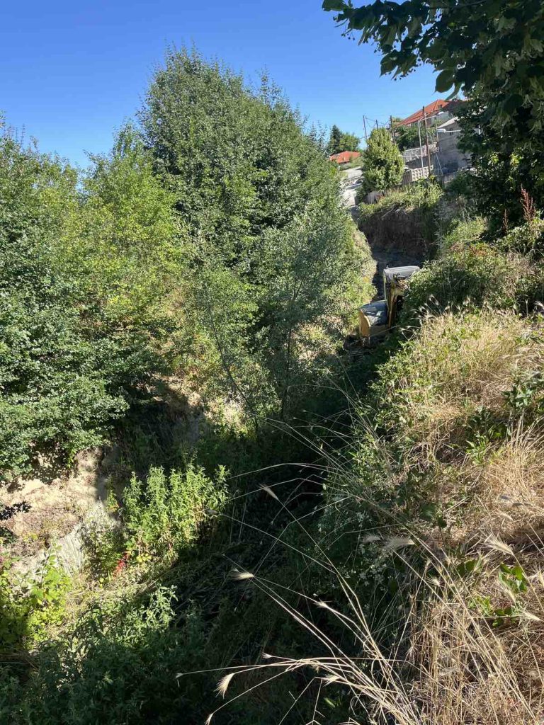 Εργασίες καθαρισμού και διευθέτησης ρεμάτων στη Διποταμία