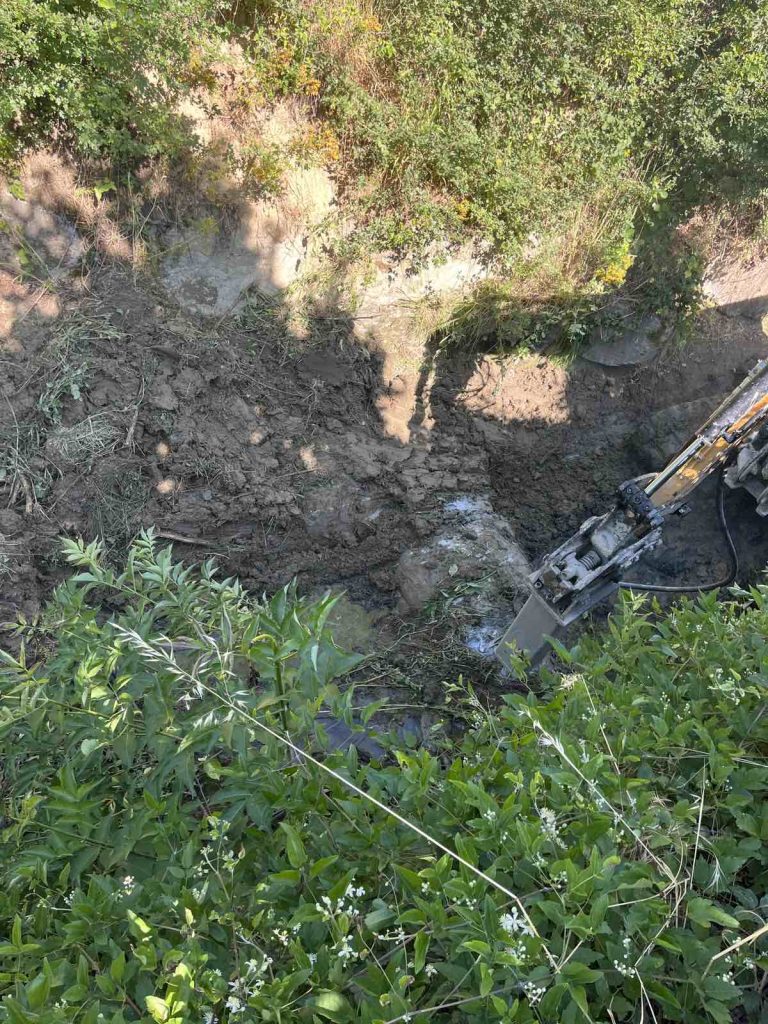 Εργασίες καθαρισμού και διευθέτησης ρεμάτων στη Διποταμία