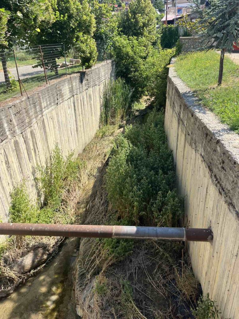 Εργασίες καθαρισμού και διευθέτησης ρεμάτων στη Διποταμία
