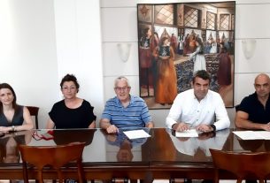 Παράδοση πλωτών προβλητών στους Ναυτικούς Συλλόγους της Καστοριάς, πρ. 83.894,92 €