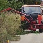 Κοπή κλαδιών και διαμόρφωση τάφρων στο οδικό δίκτυο