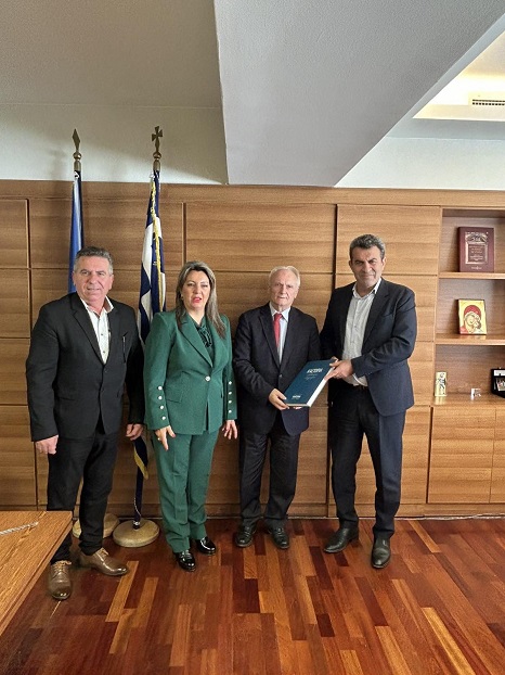 επίσκεψη στο ΥΠΠΑΤ για αγροτικά θέματα