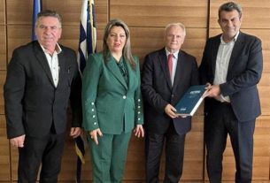 επίσκεψη στο ΥΠΠΑΤ για αγροτικά θέματα