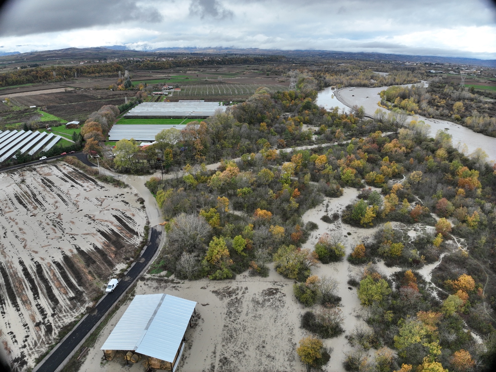 Συνεχίζονται οι Παρεμβάσεις από την Π.Ε. Καστοριάς για την αντιμετώπιση των πλημμυρικών φαινομένων.