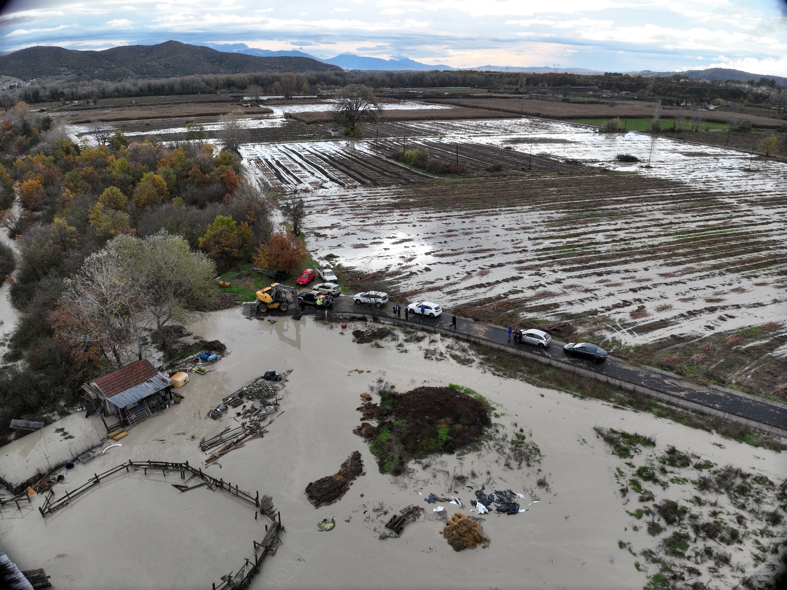Συνεχίζονται οι Παρεμβάσεις από την Π.Ε. Καστοριάς για την αντιμετώπιση των πλημμυρικών φαινομένων.