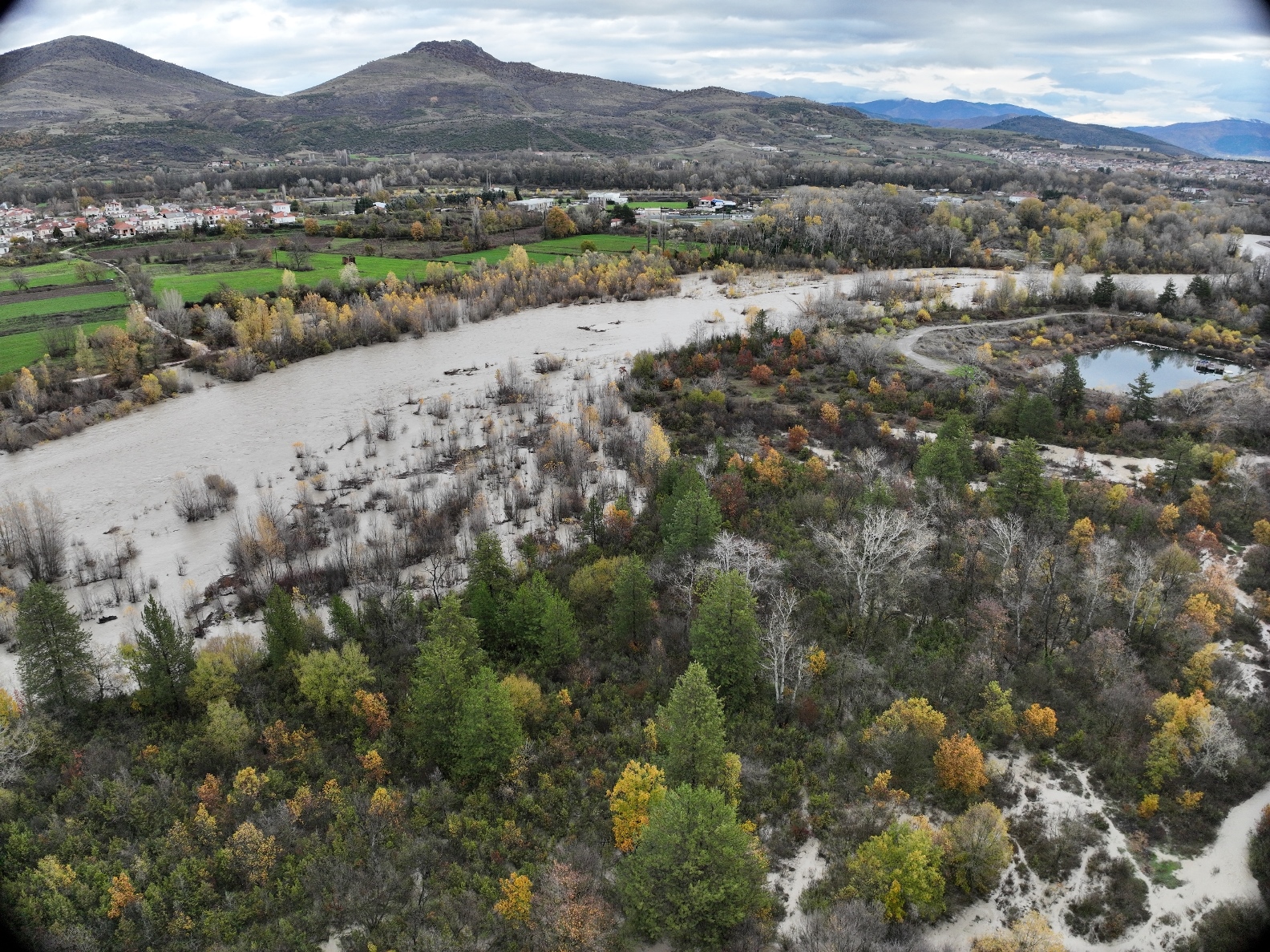 Συνεχίζονται οι Παρεμβάσεις από την Π.Ε. Καστοριάς για την αντιμετώπιση των πλημμυρικών φαινομένων.