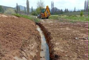 Καθαρισμός τάφρων απορροής σε Κορομηλιά