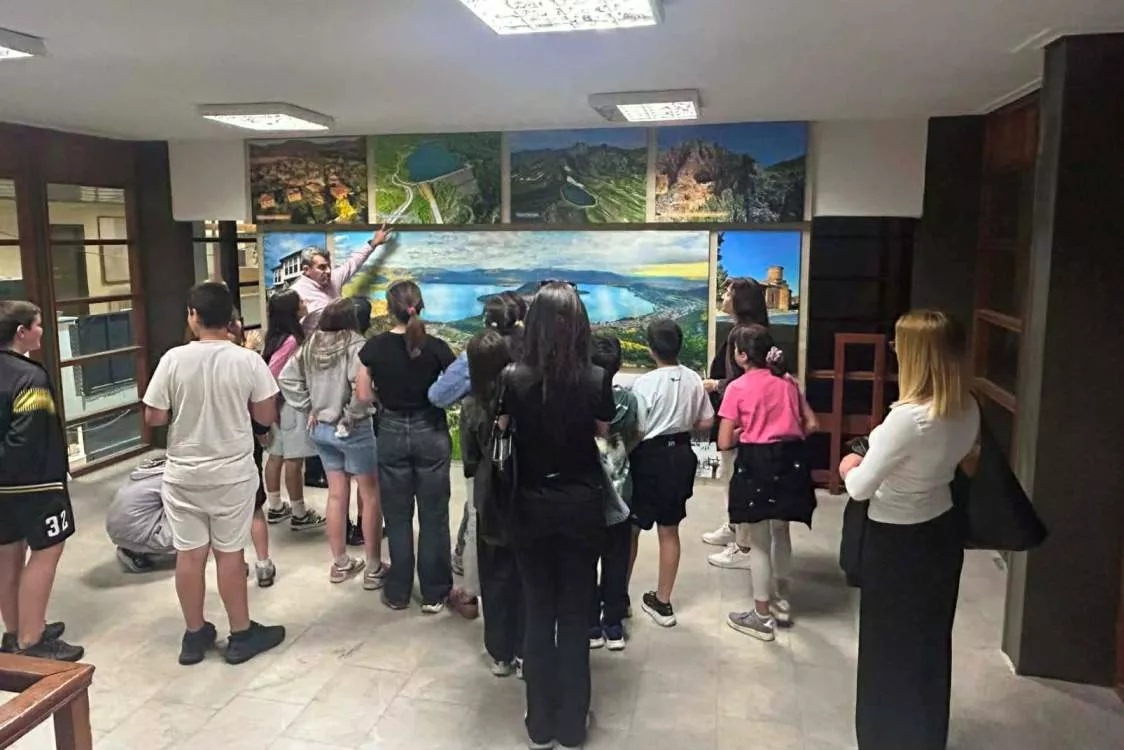 Μαθητές της ΣΤ’ τάξης του 3ου Δημοτικού Σχολείου Καστοριάς επισκέφθηκαν τον Αντιπεριφερειάρχη Καστοριάς