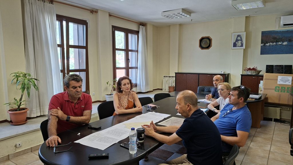 τηλεδιάσκεψη με αντικείμενο την πορεία των διαδικασιών που αφορούν το οικόπεδο για την ανέγερση του νέου Πυροσβεστικού Σταθμού.