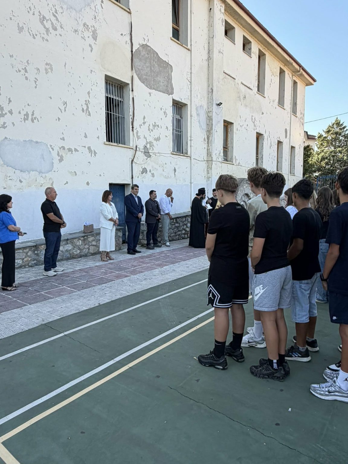 Ο Αντιπεριφερειάρχης Καστοριάς Δημήτρης Σαββόπουλος, στους αγιασμούς σχολικών μονάδων.